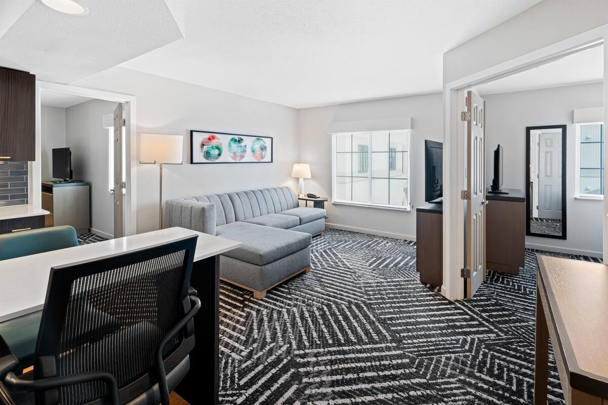 Suite, 2 Bedrooms | Pillowtop beds, in-room safe, desk, blackout drapes