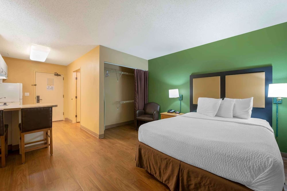 Extended Stay America Suites Chicago Schaumburg Conv Center