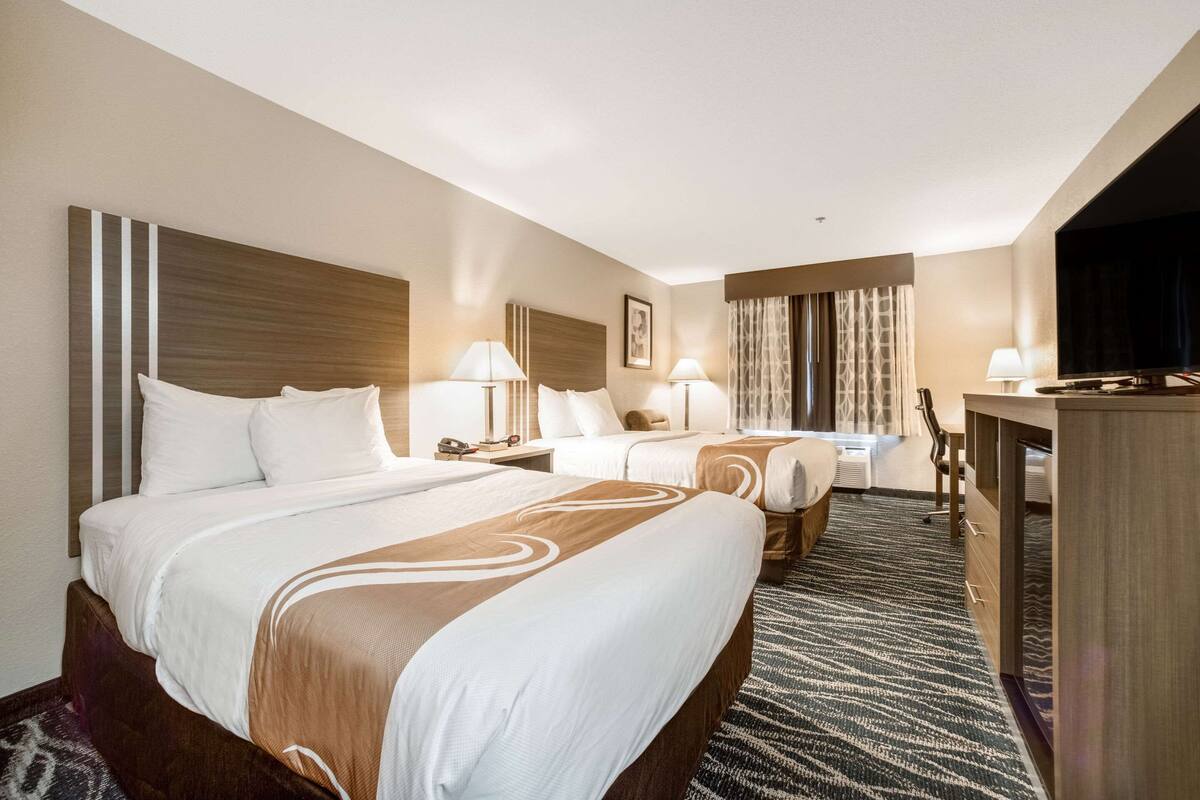 Kamar Double, 2 Tempat Tidur Double, Bebas Asap Rokok | Setrika/meja setrika dan tempat tidur bayi gratis