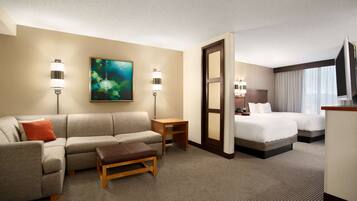 Premium bedding, down comforters, in-room safe, desk