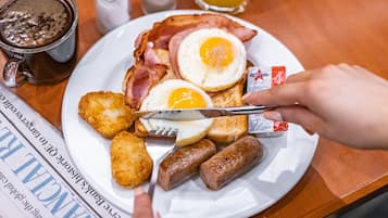 Daily English breakfast (AUD 21 per person)