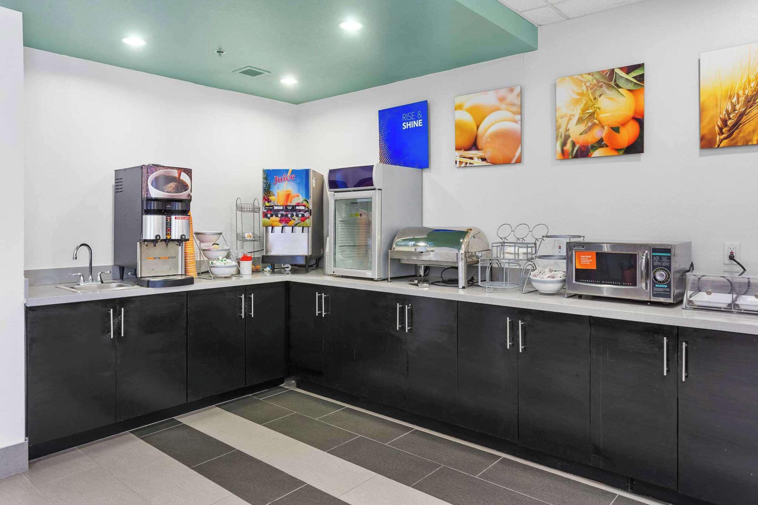 free daily on-the-go breakfast