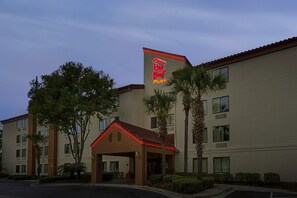 Exterior - Red Roof Inn PLUS+ Gainesville (Gainesville)
