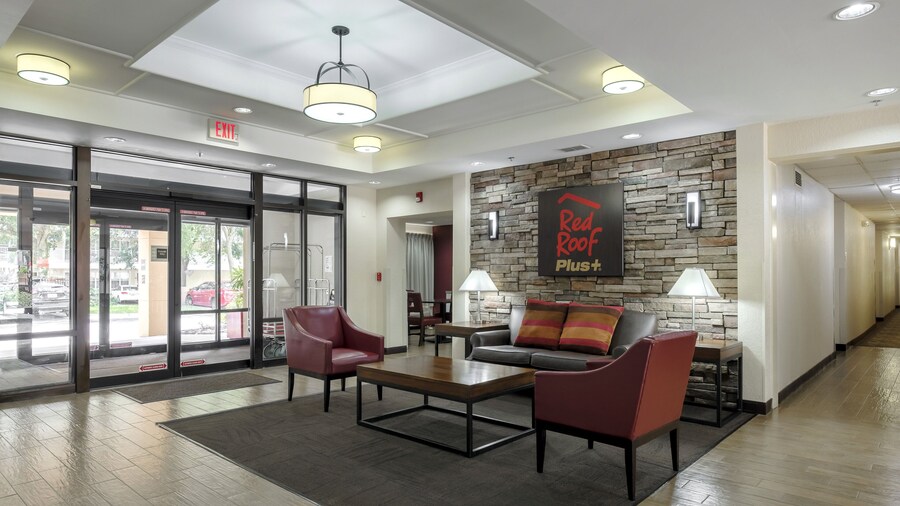 Red Roof Inn PLUS+ Gainesville