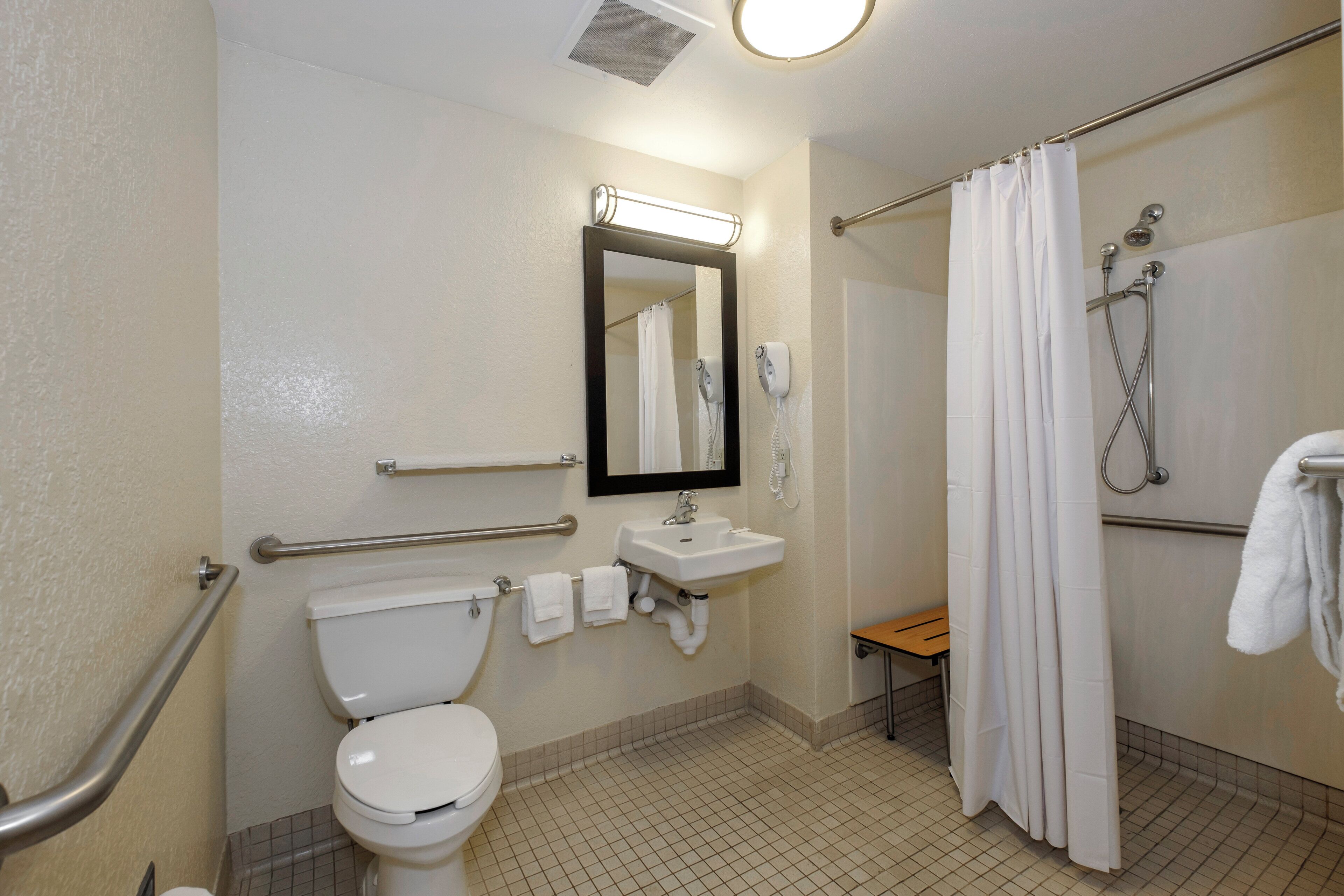 Photo - Red Roof Inn PLUS+ Gainesville