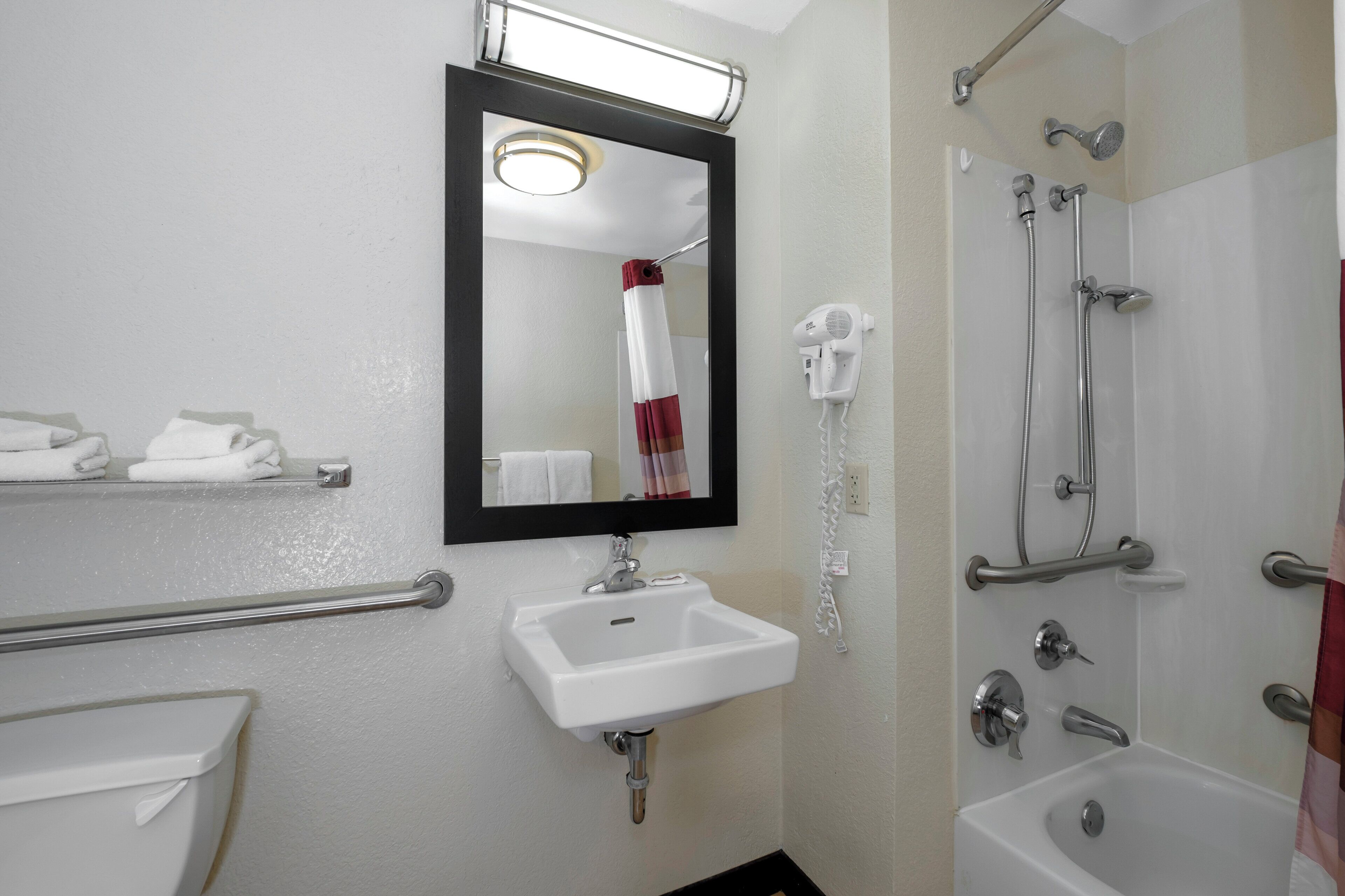 Photo - Red Roof Inn PLUS+ Gainesville