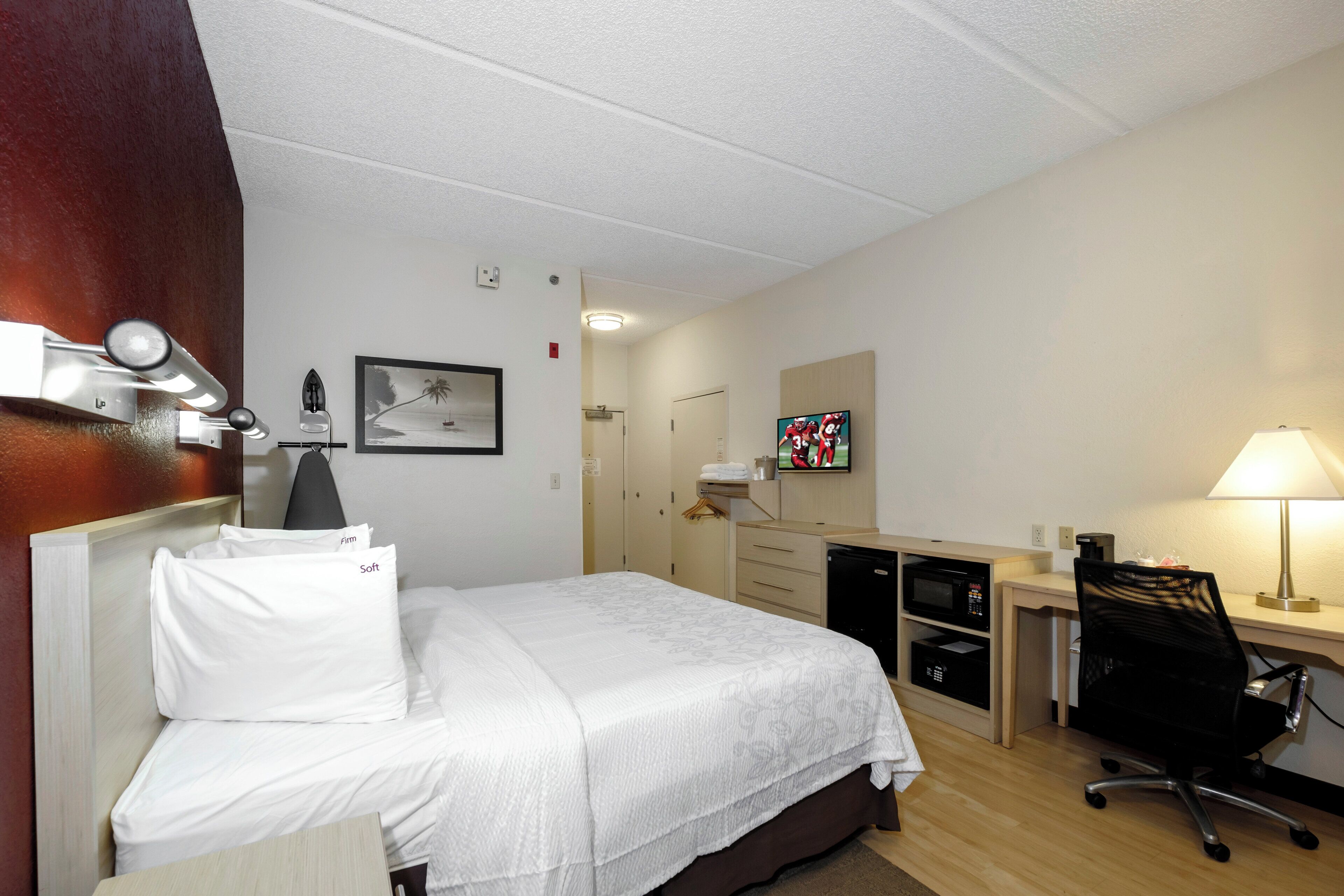 Photo - Red Roof Inn PLUS+ Gainesville