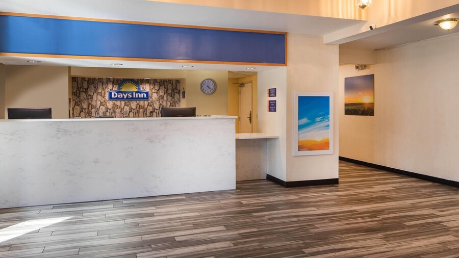 Days Inn by Wyndham Macon I-75 North