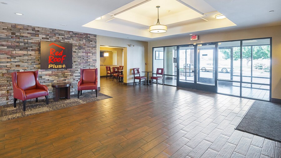 Red Roof Inn PLUS+ Phoenix West