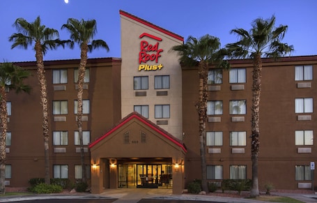 Exterior. Red Roof Inn PLUS+ Phoenix West