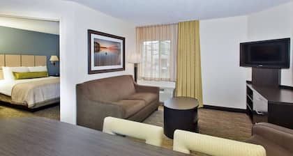 Sonesta Simply Suites Knoxville