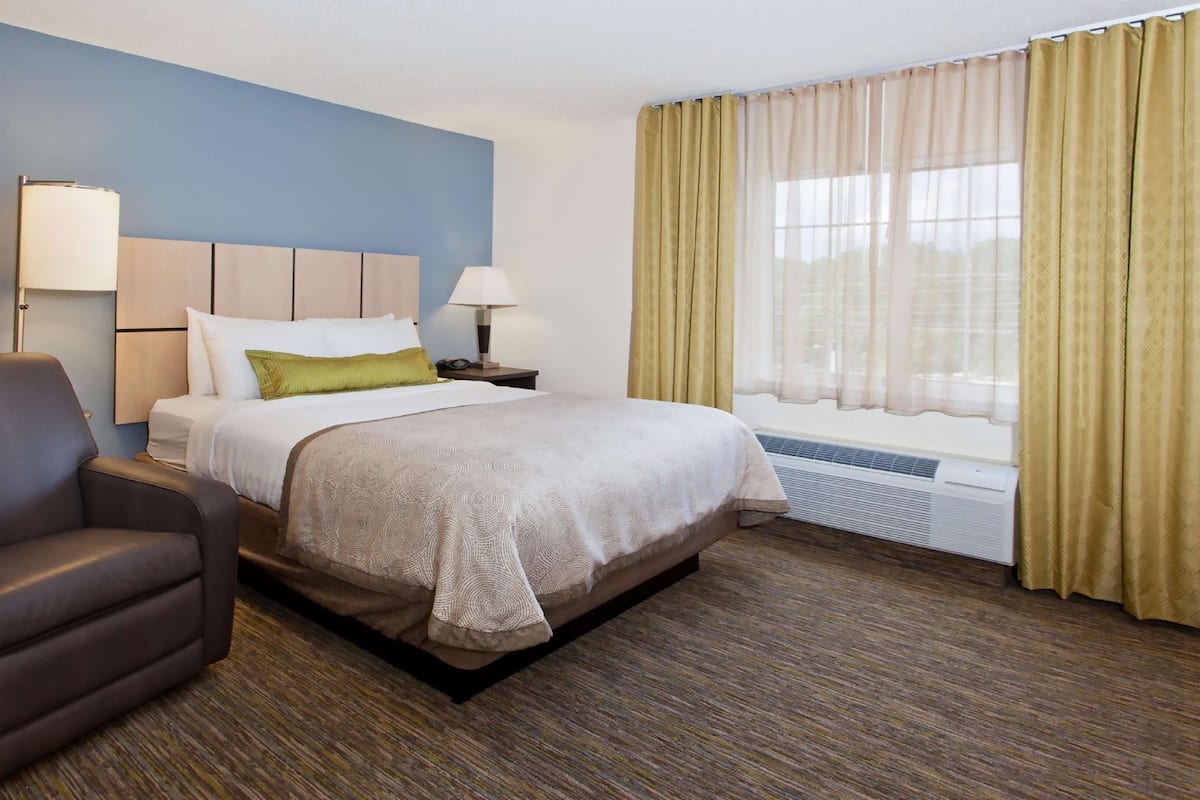 Premium bedding, individually furnished, desk, laptop workspace