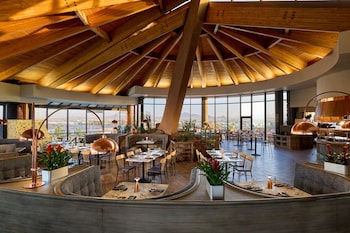 Dinner served, American cuisine at Marriott Phoenix Resort Tempe at The Buttes