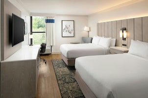Premium bedding, pillowtop beds, in-room safe, desk