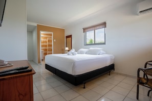 Studio King Room | Caja de seguridad en la habitación, wifi gratis y ropa de cama