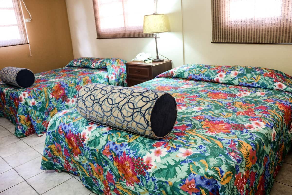 One Bedroom Queen Apartment | Una cassaforte in camera, Wi-Fi gratuito, lenzuola