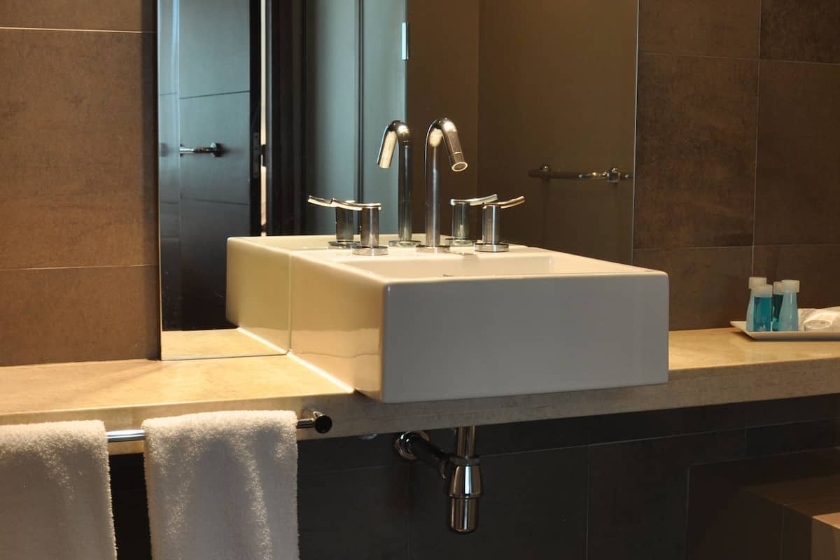 superior room, 2 single beds | minibar, in-room safe, individually furnished, desk