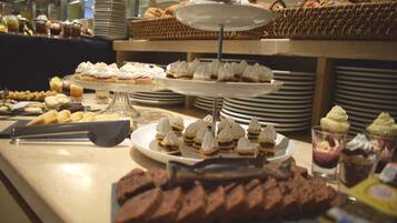 Free daily buffet breakfast