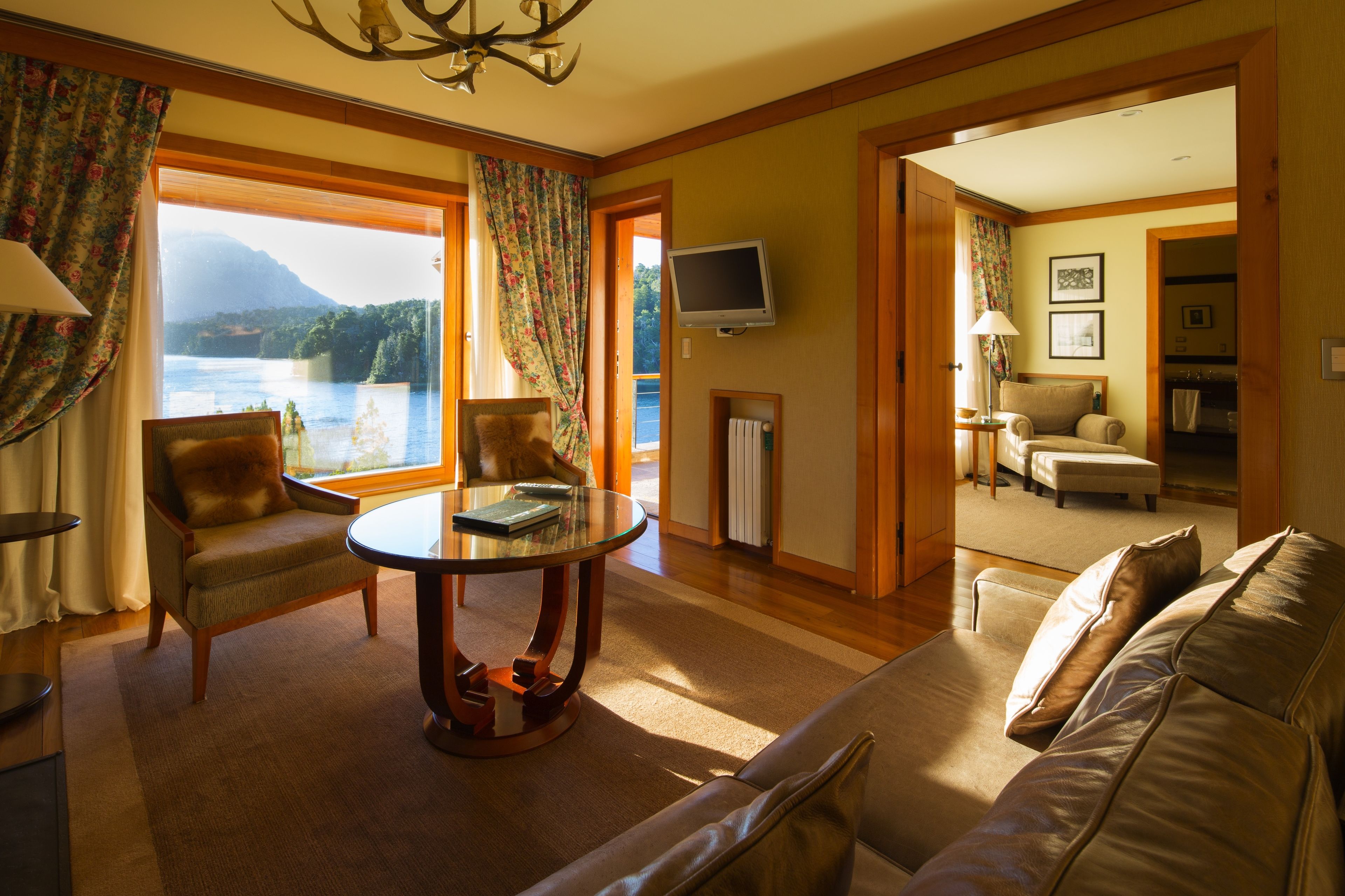 1 bedroom, egyptian cotton sheets, premium bedding, down duvets