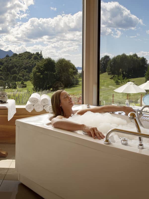 Sauna, body treatments, hydrotherapy, aromatherapy, body wraps