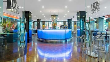 Breakfast, dinner served; local cuisine, garden views