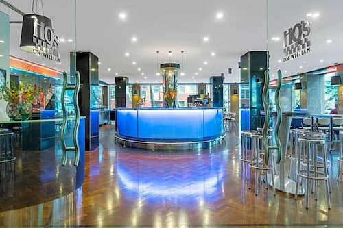 供应早餐和晚餐