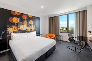 Deluxe Room, Park View | Hypo-allergenic bedding, minibar, in-room safe, desk