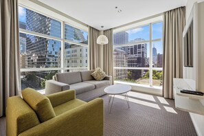 Living area - Clarion Suites Gateway (Melbourne)