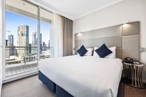 Premium bedding, in-room safe, desk, laptop workspace