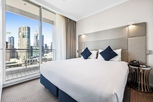 Three Bedroom River View Suite | Premium bedding, in-room safe, desk, laptop workspace