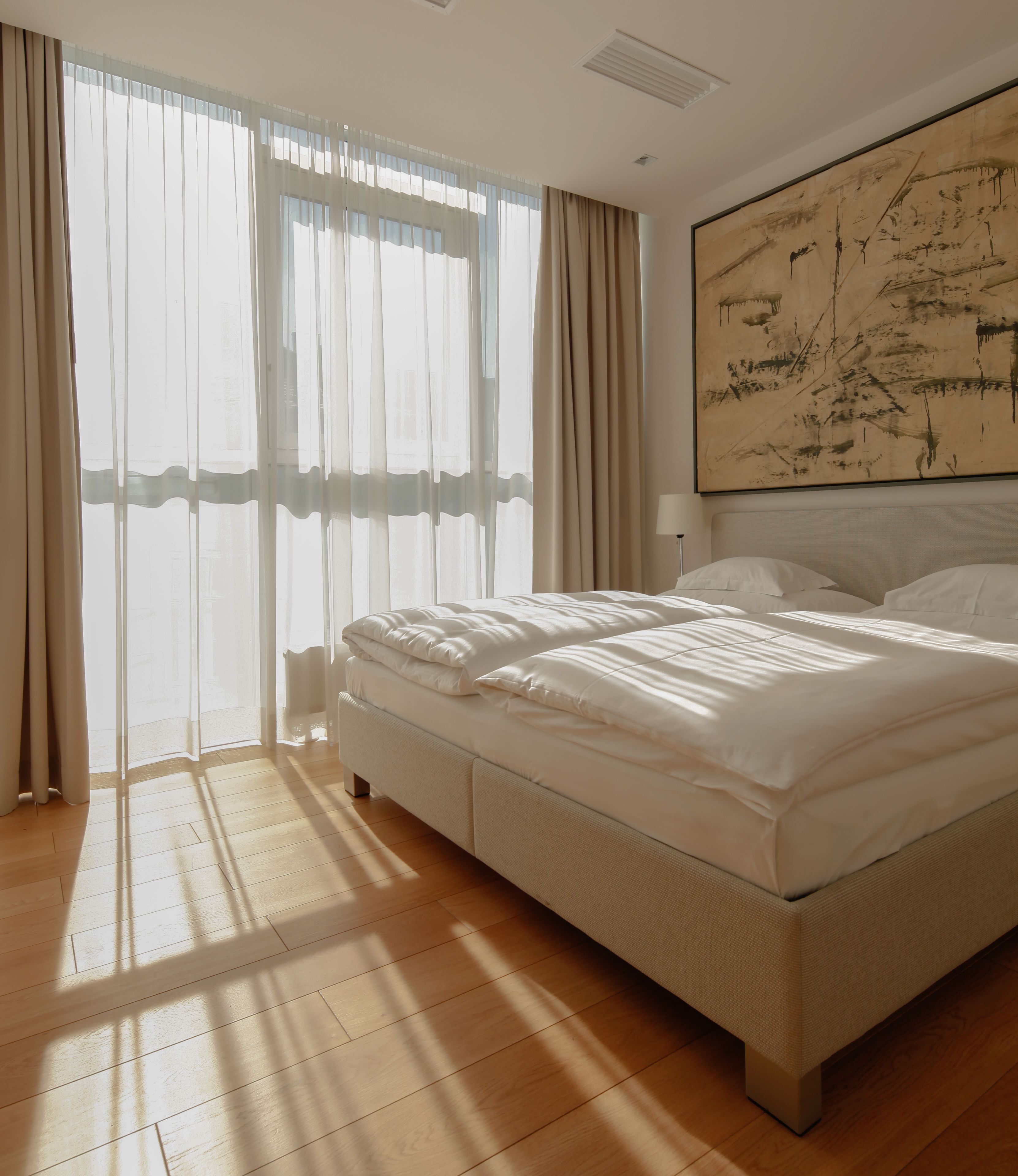 Premium bedding, in-room safe, individually decorated