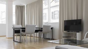 Apartment, 1 Queen-Bett, Kochnische | Wohnbereich | Flachbildfernseher