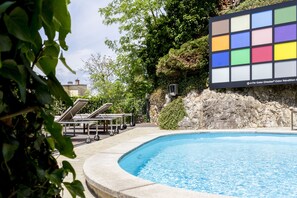 Outdoor pool, pool loungers