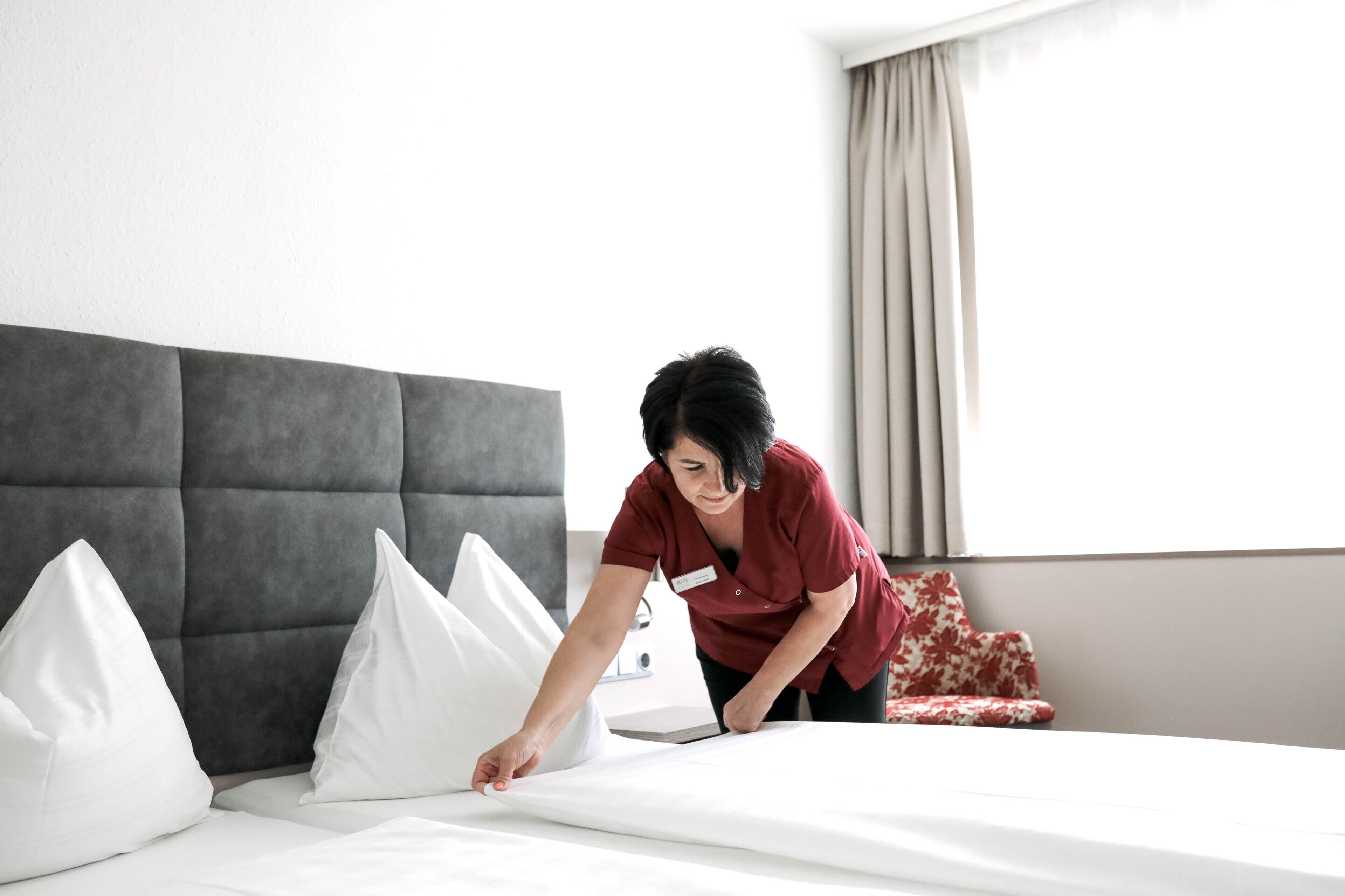 1 bedroom, hypo-allergenic bedding, desk, free cots/infant beds