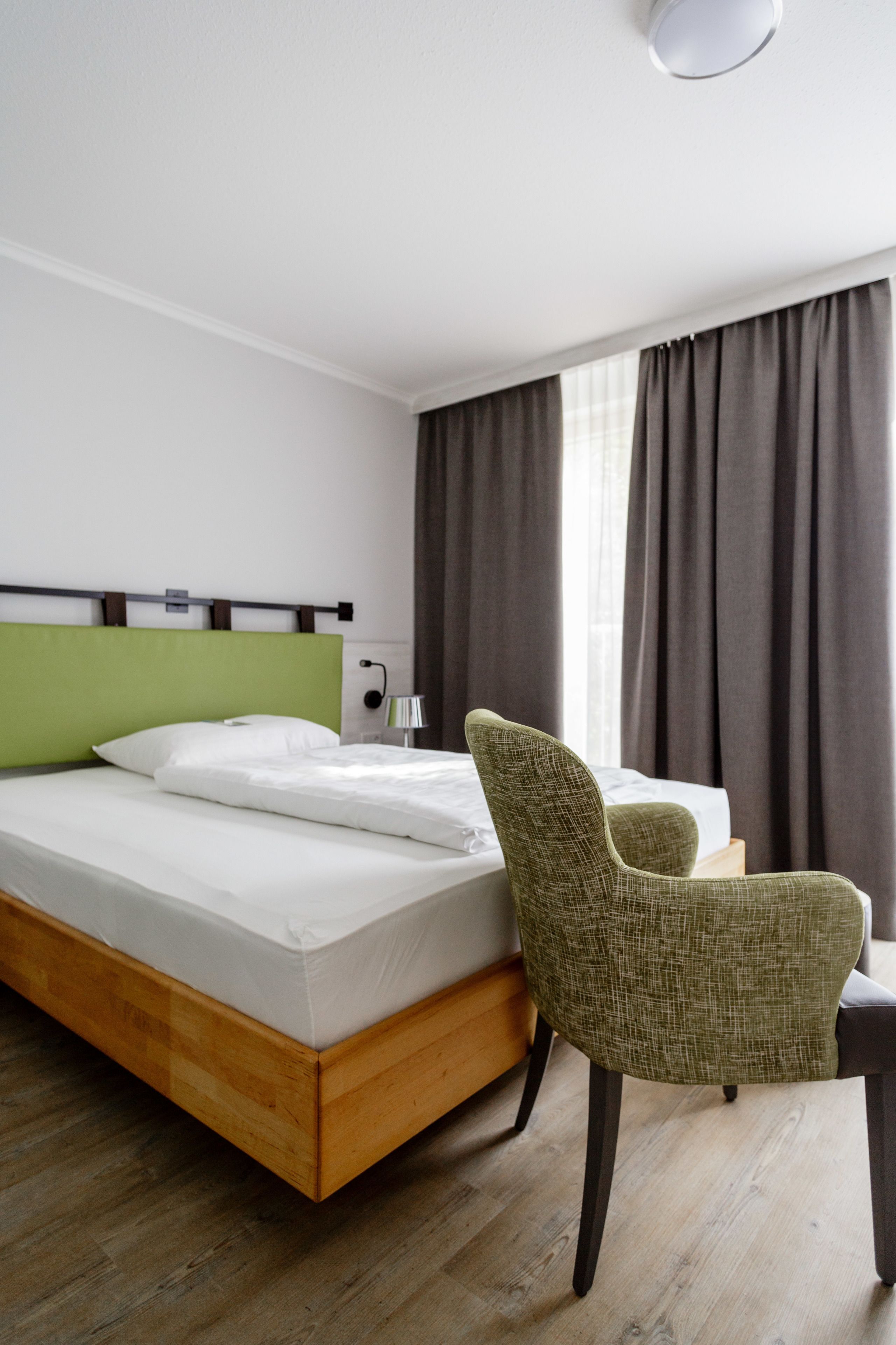 double room | premium bedding, in-room safe, desk, soundproofing