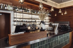 2 restauranter: frokost, lunsj, middag og brunsj serveres