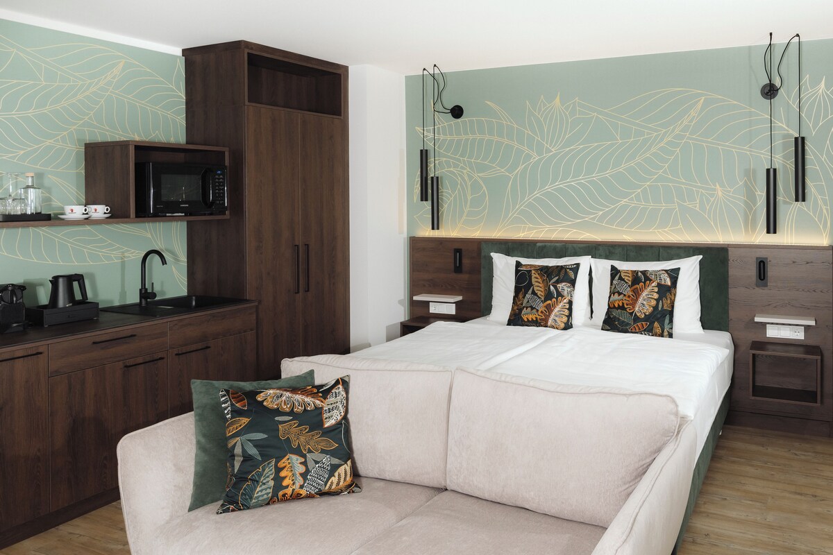 Premium bedding, in-room safe, desk, soundproofing