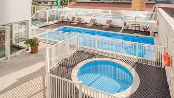 Outdoor pool, sun loungers