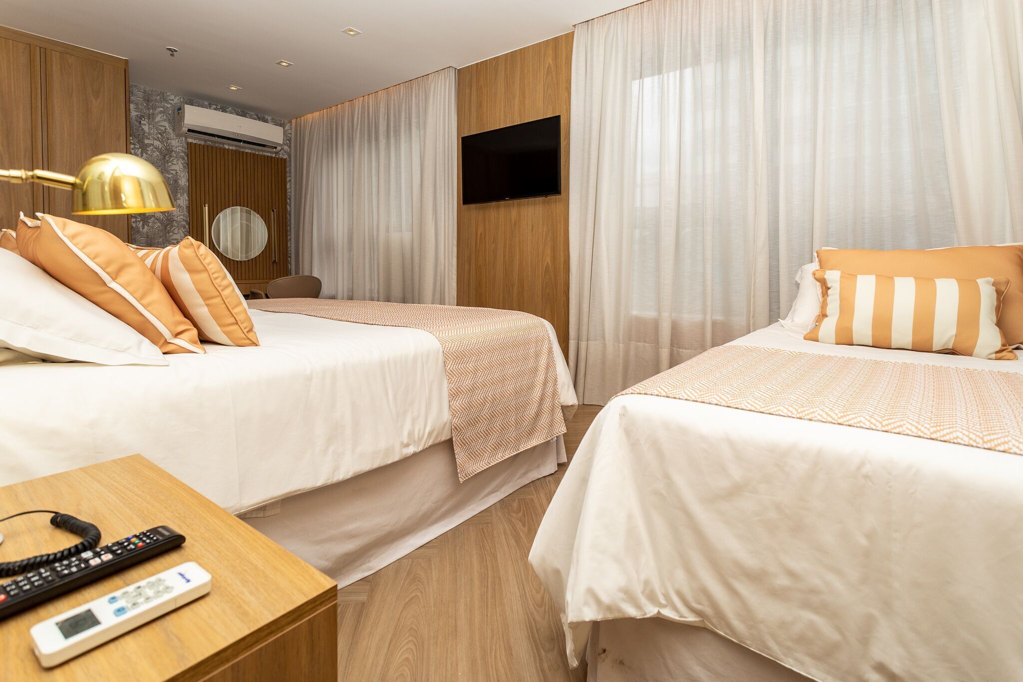 Allergikerbettwaren, Daunenbettdecken, Minibar, Zimmersafe