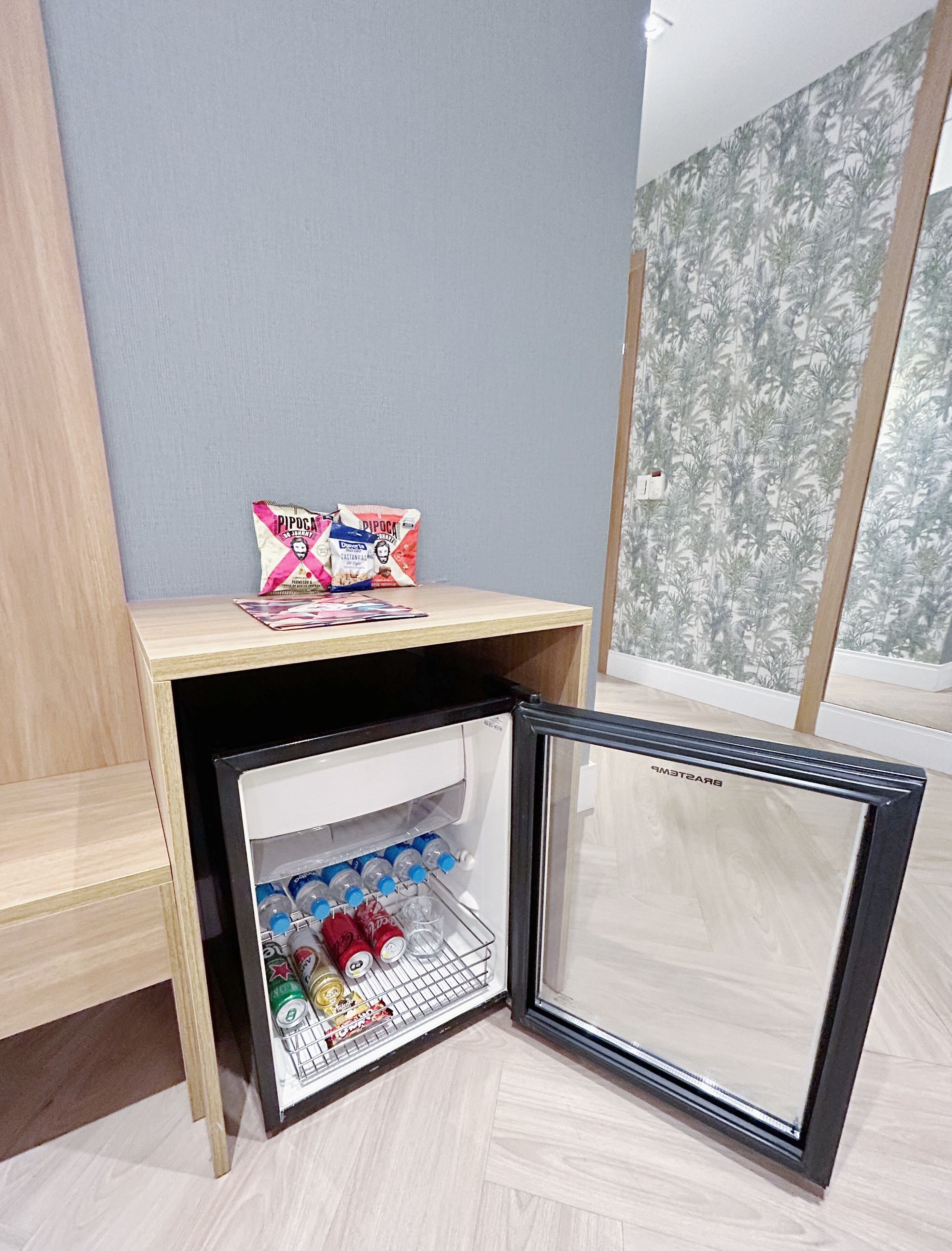 deluxe room, 2 single beds | in-room dining