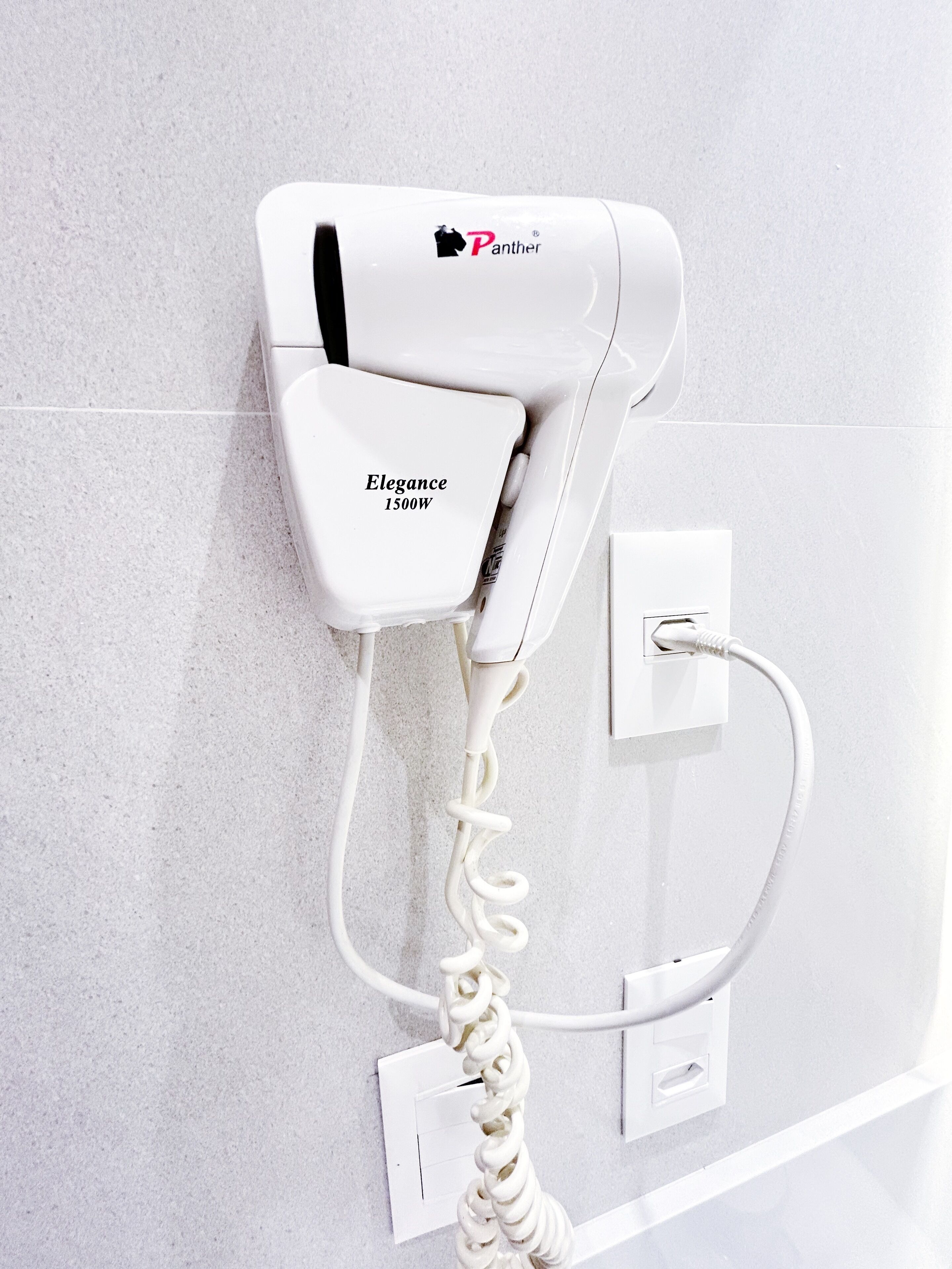 deluxe room, 2 single beds | bathroom | shower, designer toiletries, hair dryer, towels