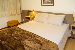 Standard-Doppelzimmer | Minibar, Zimmersafe, Verdunkelungsvorhänge, Bügeleisen/Bügelbrett