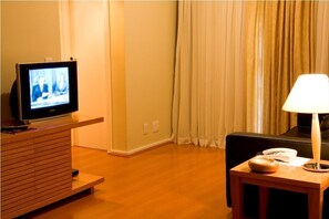 TV LCD 21 pollici con canali via cavo, TV