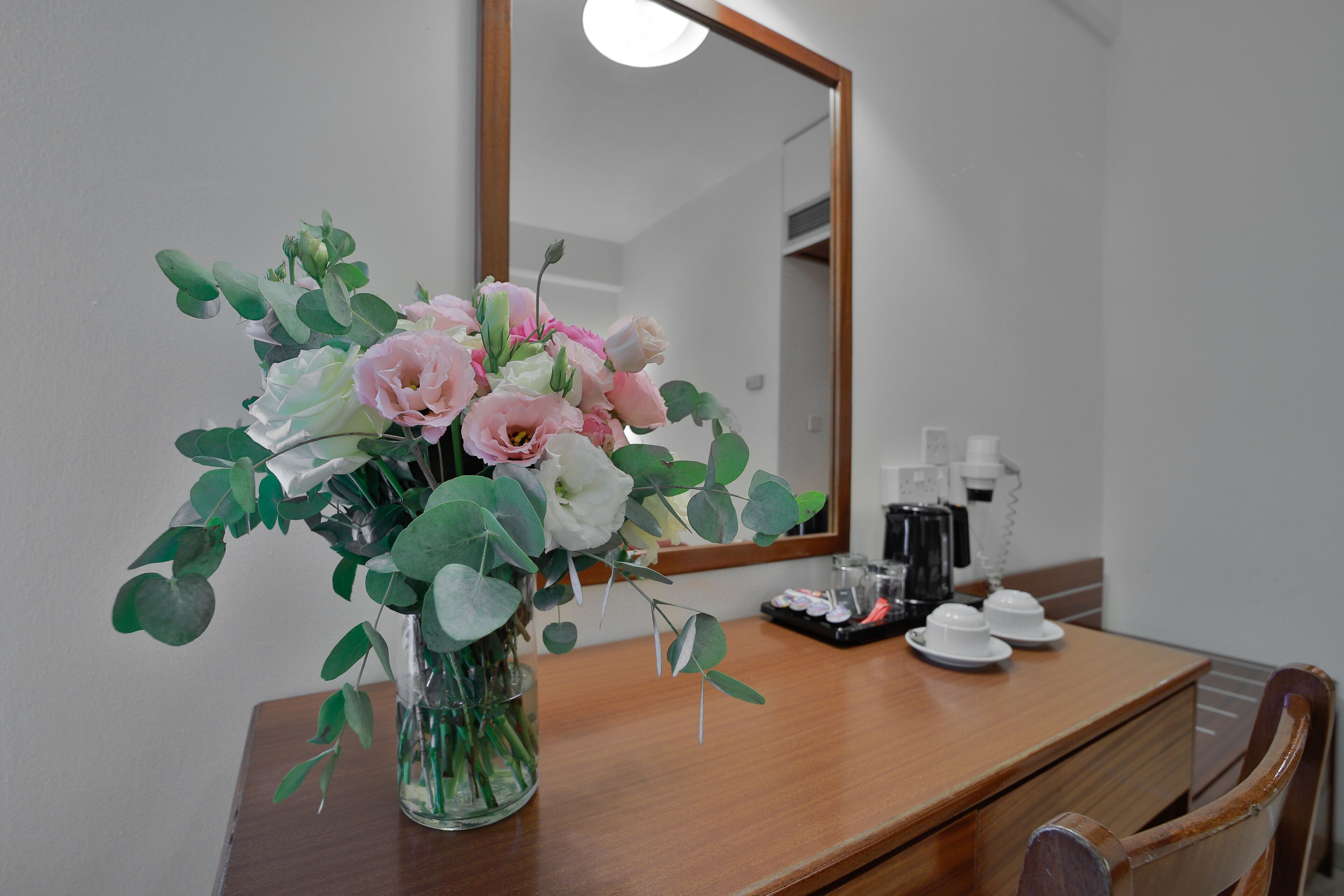 standard room | minibar, in-room safe, desk, blackout curtains