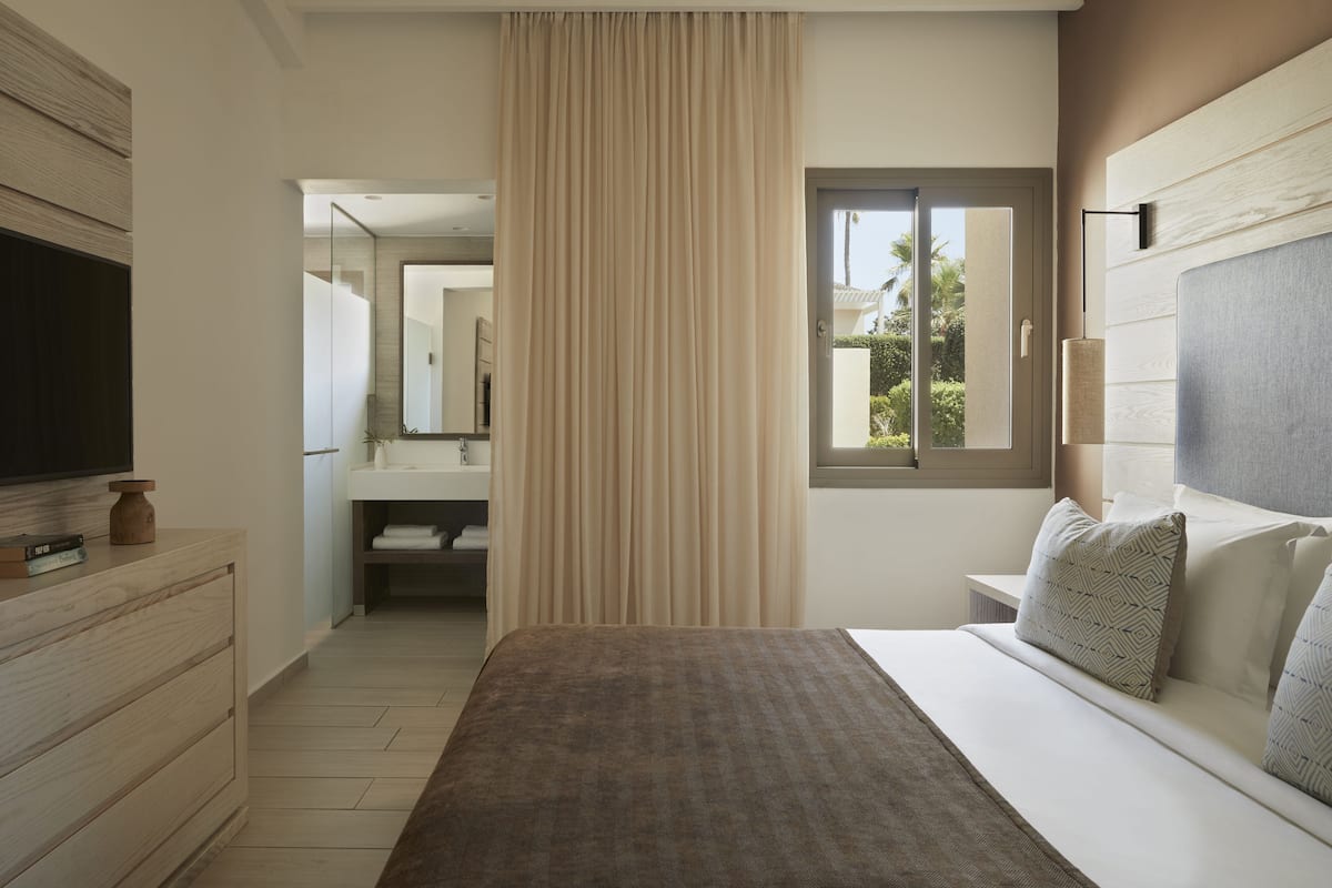 1 bedroom, minibar, in-room safe, individually furnished