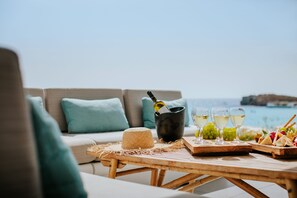 2 restaurants; breakfast, lunch, and dinner served - Nissi Beach Resort (Ayia Napa)