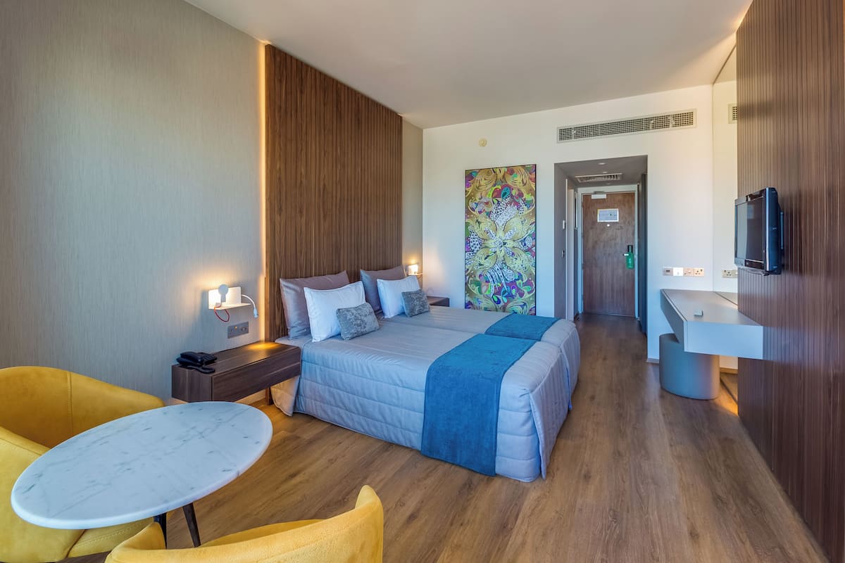 Premium bedding, minibar, in-room safe, desk