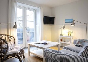 Standard Cottage, 2 Bedrooms | Living area | TV