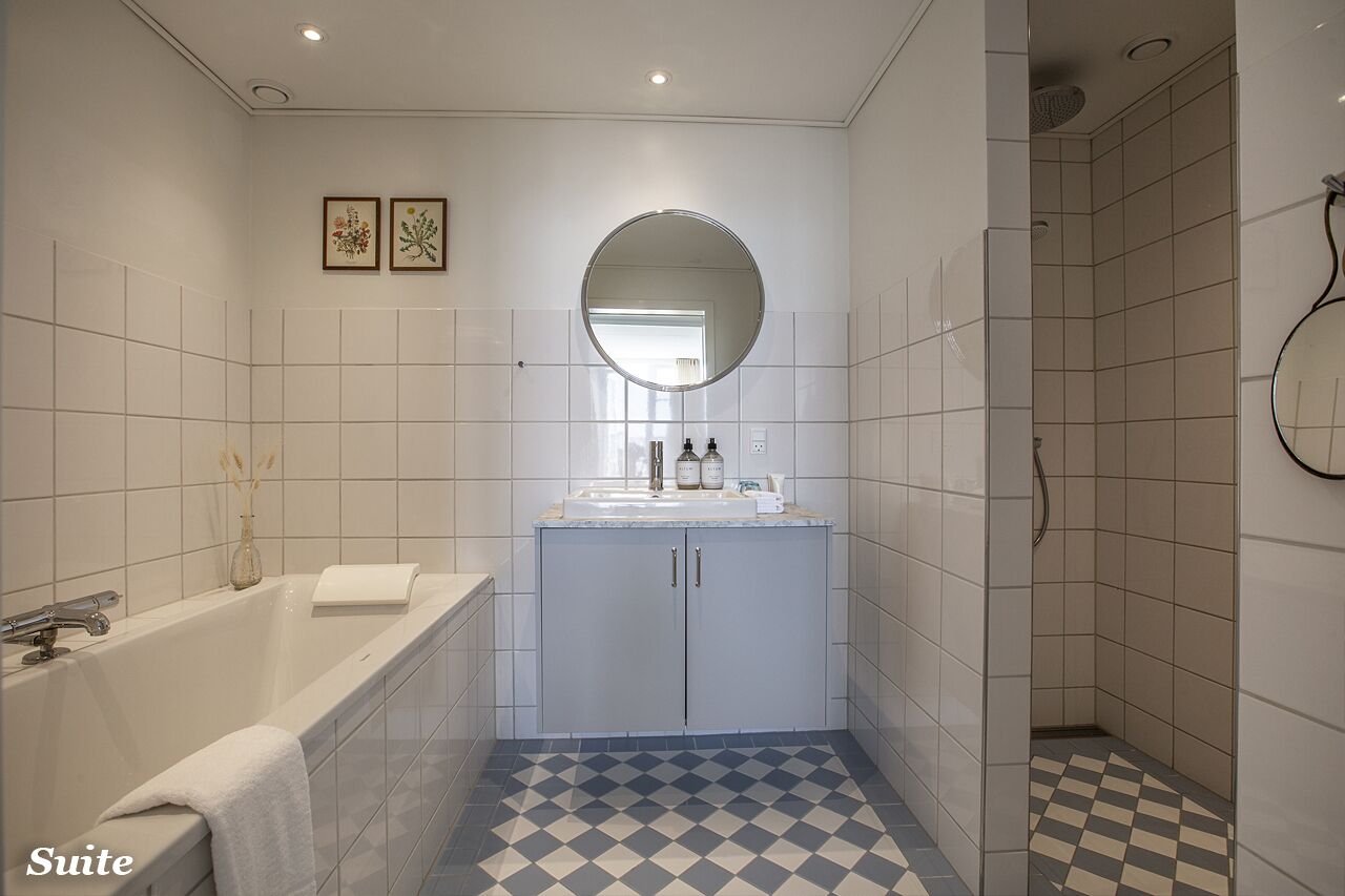 suite med havudsigt | bathroom | shower, hair dryer, towels