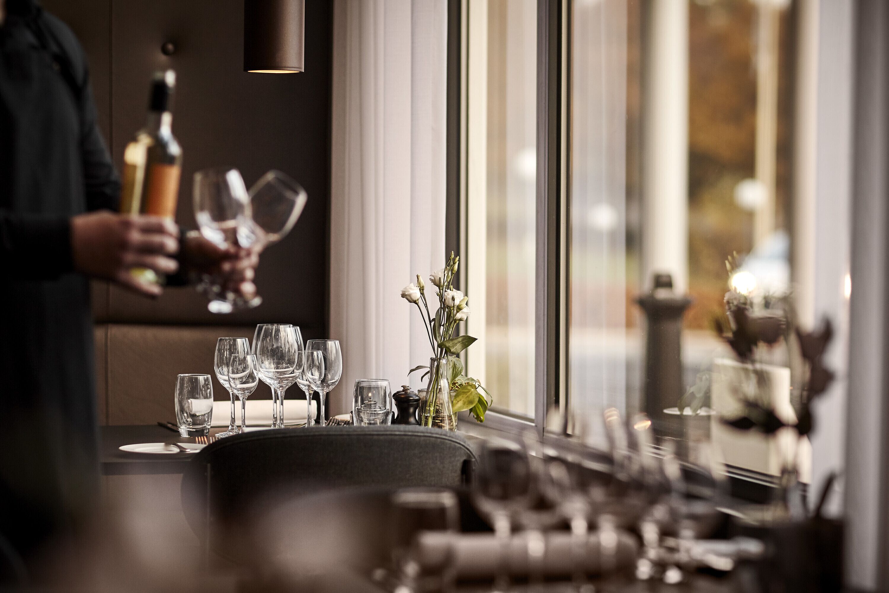 breakfast, lunch and dinner served